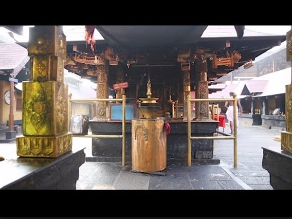  కేసుల నుంచి బయటపడేసే ‘జడ్జి అంకుల్’ గుడి