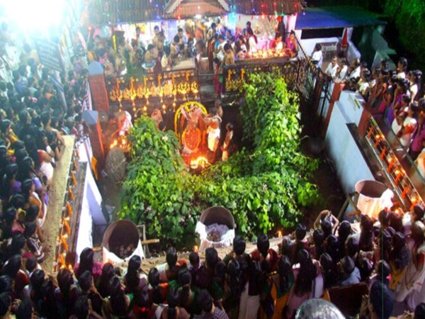  కేసుల నుంచి బయటపడేసే ‘జడ్జి అంకుల్’ గుడి