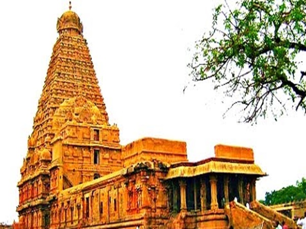 ఈ ఆలయ నీడలు భూమి మీద పడకుండ మాయం చేసిన దేవుడు...బయటపడ్డ రహస్యం...