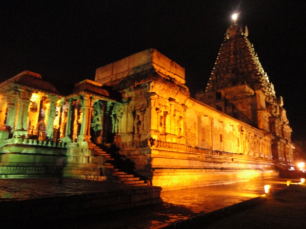 ఈ ఆలయ నీడలు భూమి మీద పడకుండ మాయం చేసిన దేవుడు...బయటపడ్డ రహస్యం...