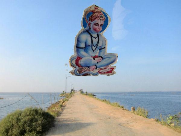 ఆశ్చర్యం : ఇక్కడ హనుమంతుణ్ణి బేడీలతో కట్టివేసారు !