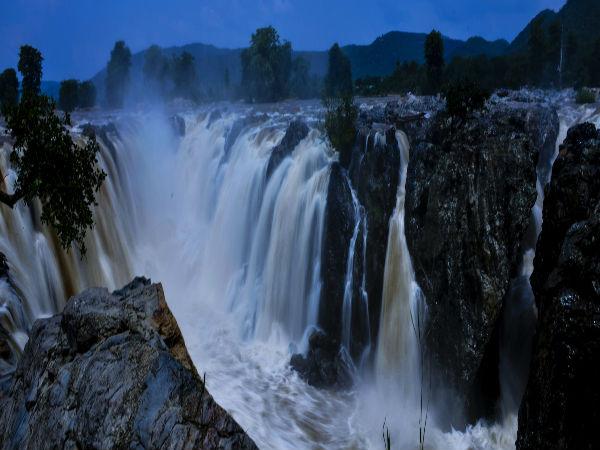 హోగేనక్కల్ జలపాతాలు