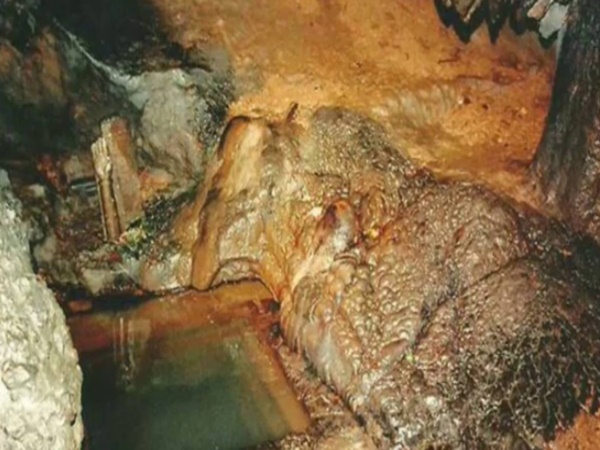 అర్థరాత్రి ఆ గుడిలోంచి వింత శబ్దాలు.. ఇంతకీ ఏంటా రహస్యం..!!