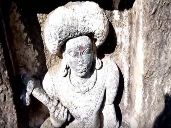 ఒకే రాతిలో వెలసిన ఎనిమిది శివాలయాలు ఎక్కడున్నాయో తెలిస్తే ఆశ్చర్యపోతారు ?