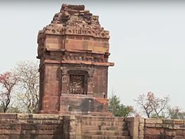 రాళ్లగుట్ట.. గుడిగా మారింది ఎలానో? చూడండి..