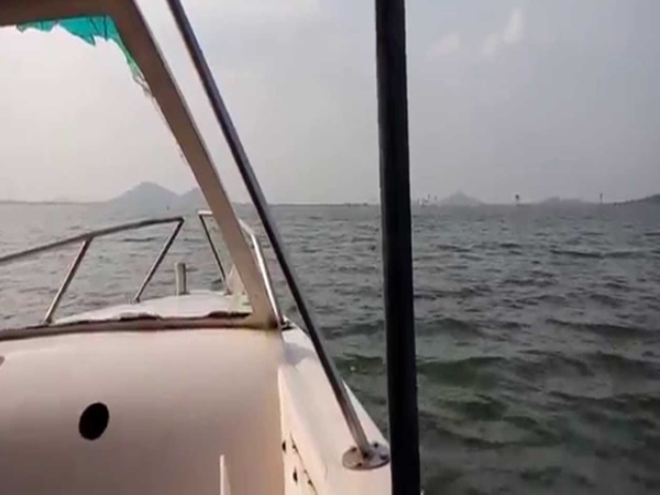 కుండలు పైకెగిరి పగిలి.. పెద్ద నదిగా మారింది !