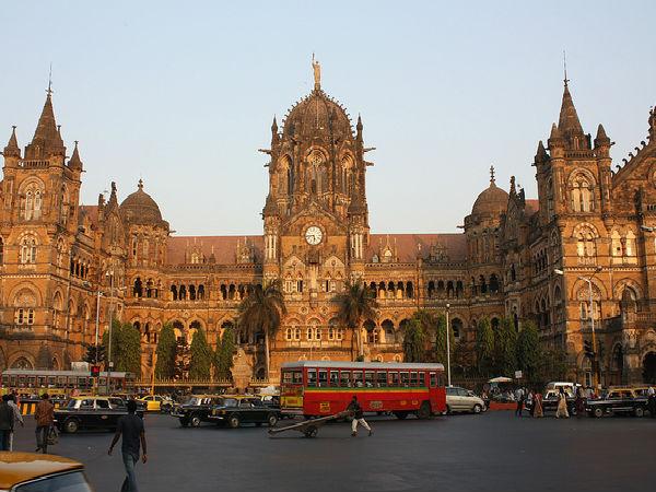 ఇండియాలో అత్యధికులు సందర్శించే పర్యాటక ప్రదేశాలు !