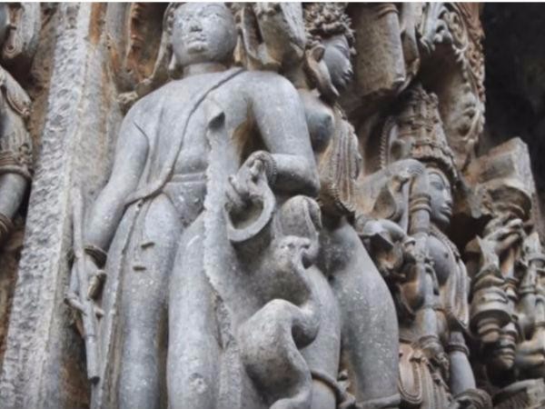 హొయసలేశ్వర దేవాలయంలో ఈజిప్షియన్ మానవాకృతి : ఆశ్చర్యం