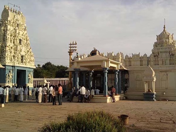 శ్రీరాముడు శయనిస్తూ దర్శనమిచ్చే ఏకైక ఆలయం