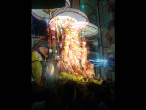 ముస్లింలు భక్తితో పూజించే హిందూ దేవాలయమిది....