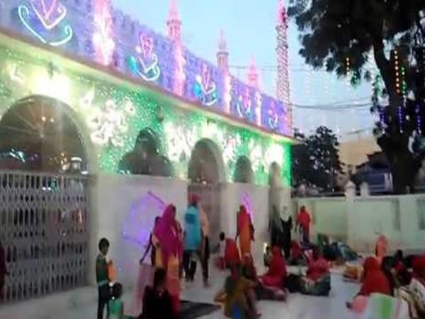 ముస్లింలు భక్తితో పూజించే హిందూ దేవాలయమిది....