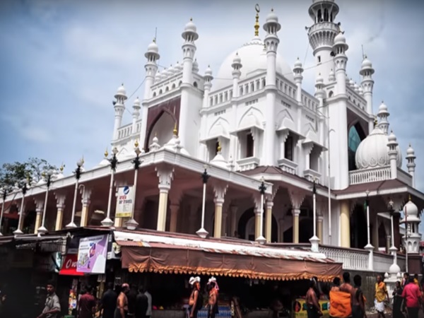 శబరిమలలో ప్రాచుర్యం పొందిన వావర్ మసీదు రహస్యాలు..! 