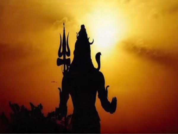 చప్పట్లు కొడితే నీరు వచ్చే వింత ప్రదేశం ఎక్కడవుందో తెలుసా?