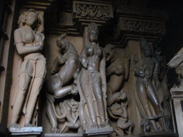 ప్రపంచాన్నే తమవైపు తిప్పుకున్న దేవాలయం !