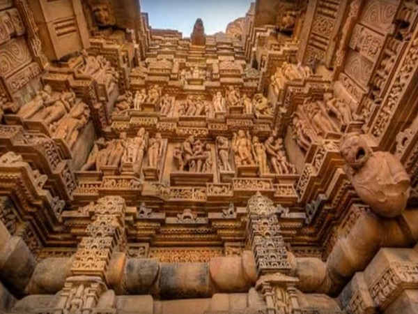 ప్రపంచాన్నే తమవైపు తిప్పుకున్న దేవాలయం !