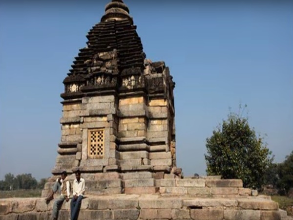 ప్రపంచాన్నే తమవైపు తిప్పుకున్న దేవాలయం !