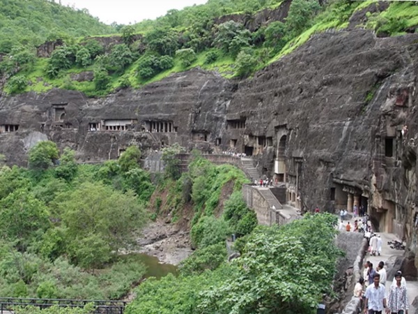 ఒక్కో సమయంలో ఒక్కో రూపంలో కనిపించే అమ్మవారు