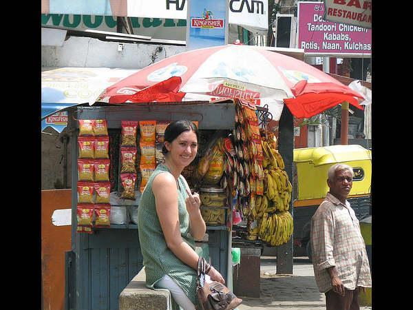 నగర జీవనం ఎక్కడైనా ఇంతే...!