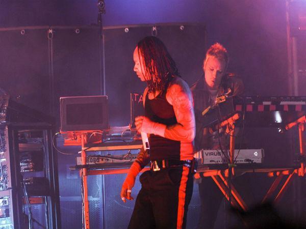 నగర జీవనం ఎక్కడైనా ఇంతే...!