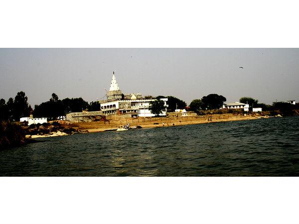 'కృష్ణమ్మ' ఒడిలో పవిత్ర క్షేత్రాలు !