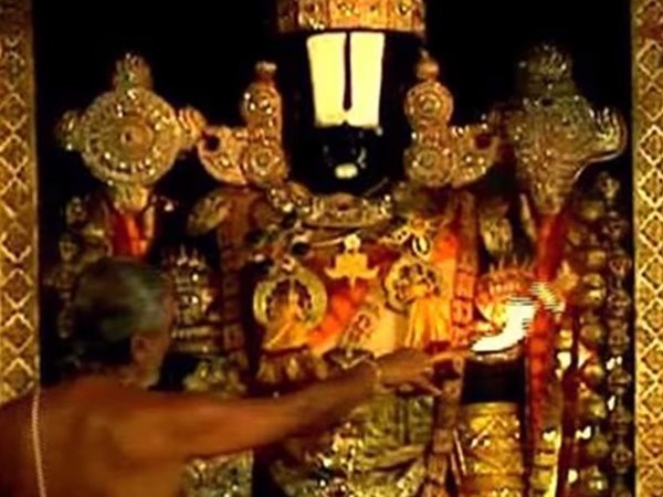 తిరుమలలో గర్భ గుడిలో వెలసిన విగ్రహం వెంకన్నది కాదా?