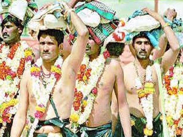 అయ్యప్పలు ఇరుముడులు ఎందుకు కట్టుకుంటారు?