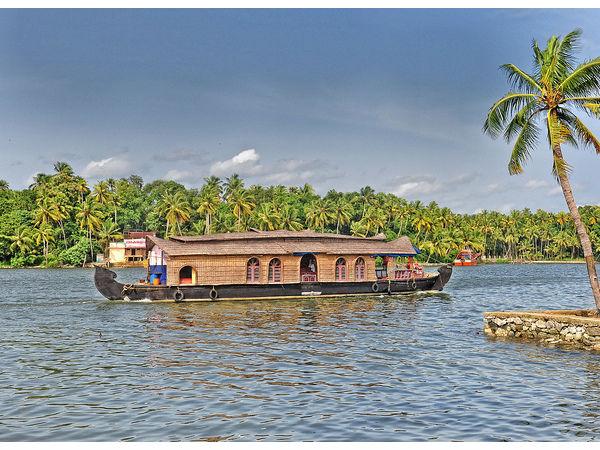 'జీడిపప్పుల నగరం' చూసొద్దామా ..!