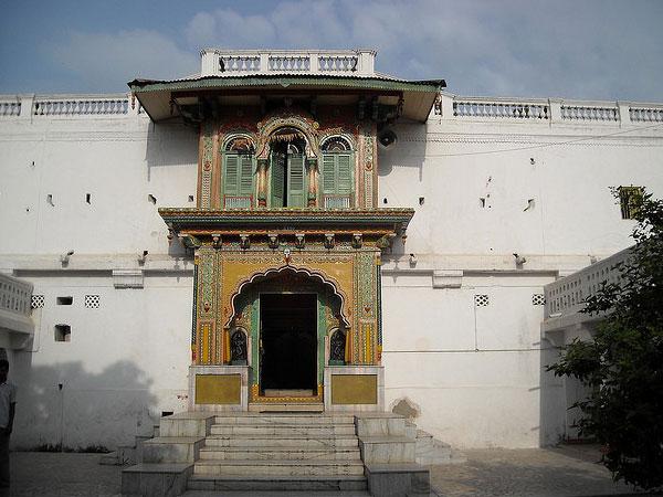 బిర్యాని రుచికరం ...బిర్లా మందిర్ గొప్ప