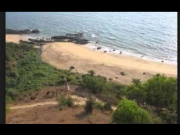 గ్రాండ్ మదర్ హోల్ బీచ్ 