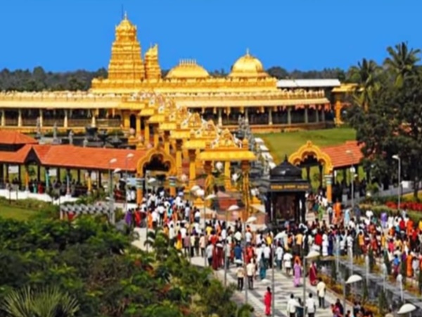 శ్రీపురం స్వర్ణ దేవాలయం కట్టడం వెనుక ఉన్న ఆ అద్భుత శక్తి ఎవరో తెలుసా?