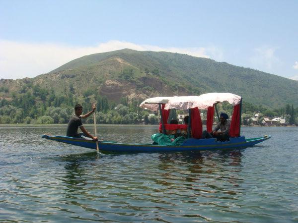 ఇండియాలోని 15 అందమైన సరస్సులు !!