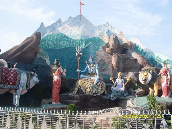 చుట్టి రండి.. కొత్త ప్రదేశాలను!!