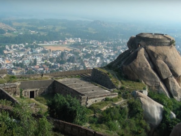 ఆసియాలోనే అతిపెద్ద ఏకశిలా పర్వతం ఎక్కడుందో తెలుసా ? 