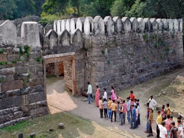 మీకు తెలియని ఎలగందల్ కోట రహస్యాలు?