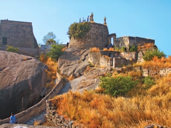 మీకు తెలియని ఎలగందల్ కోట రహస్యాలు?