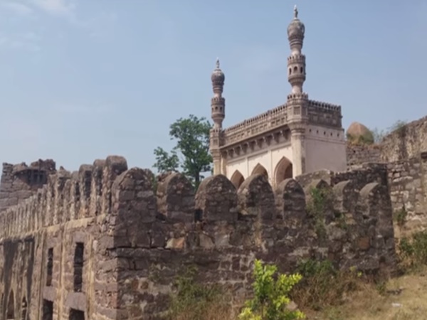 మీకు తెలియని ఎలగందల్ కోట రహస్యాలు?