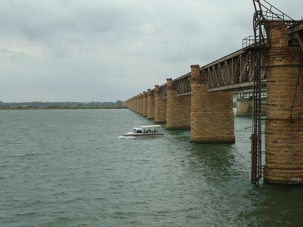 ఇండియాలోని మొదటి పది రైల్వే వంతెనలు !!