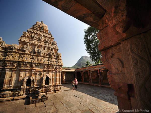 నంది ఆకారంలో ఏర్పడిన కొండ !