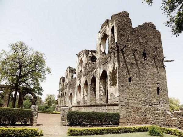 ఇండియాలోకెల్లా అతి పెద్ద సమాధి (టూంబ్) !