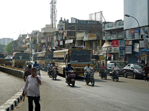 ఒకే రాతితో నిర్మించిన రథం !!