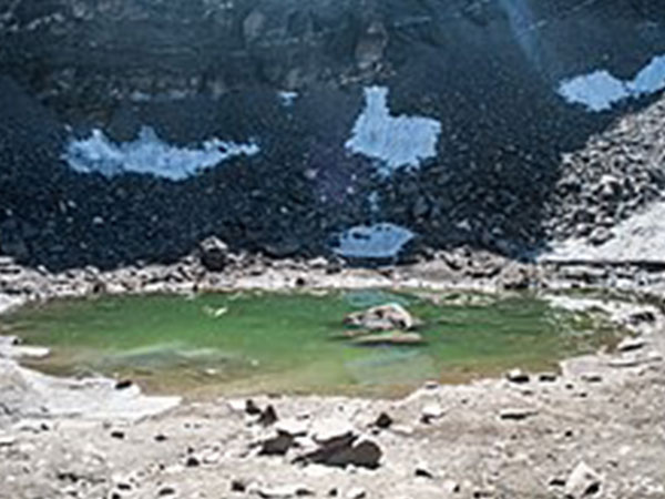 1. అదే కోవకు రూప్ కుండ్ సరస్సు