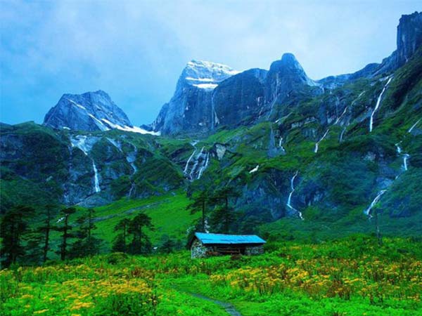 1.కాశ్మీర్ వ్యాలీ...