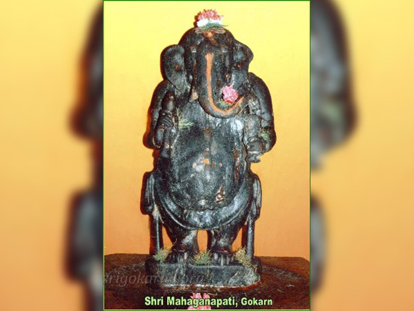 10. గణపతి విగ్రహం తల పై నొక్కు