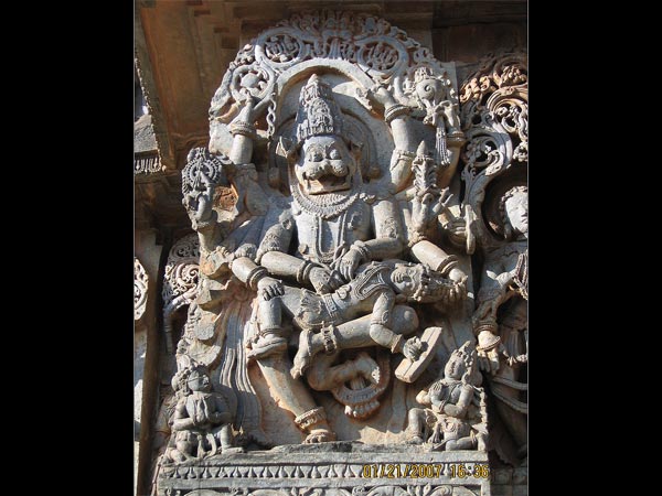 10.విగ్రహానికి స్వేదం...