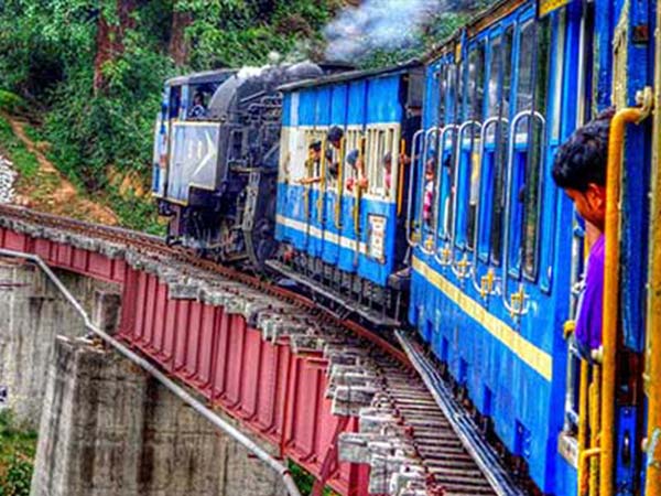 16. ట్రాయ్ ట్రెయిన్ ప్రయాణం