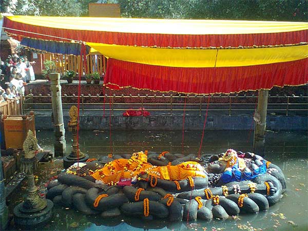 2. వెళ్లికిలా విష్ణుమూర్తి...