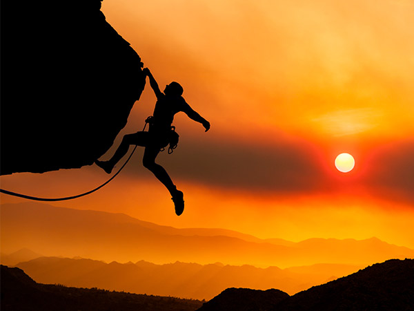 3.రాక్ క్లైంబింగ్ 