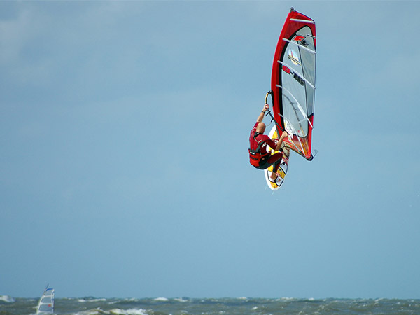 5. విండ్ సర్ఫింగ్ 