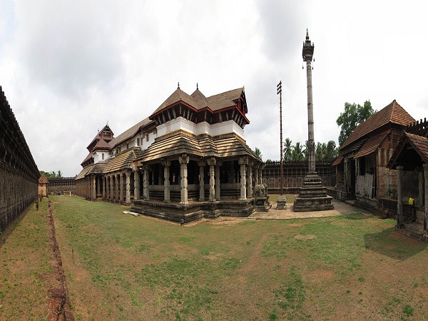 6. వందలకోట్ల రుపాయల విలువ చేసే విగ్రహాలు