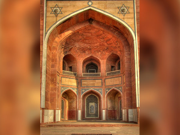 6. ఢిల్లీలోని నిజాముద్దీన్ ప్రాంతంలో